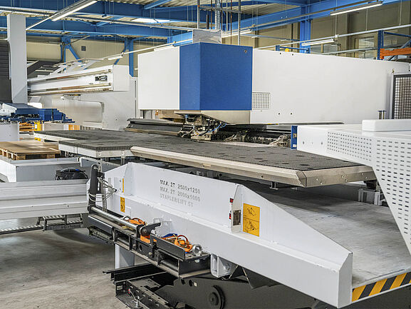 Laserstanzen und Laserschneiden